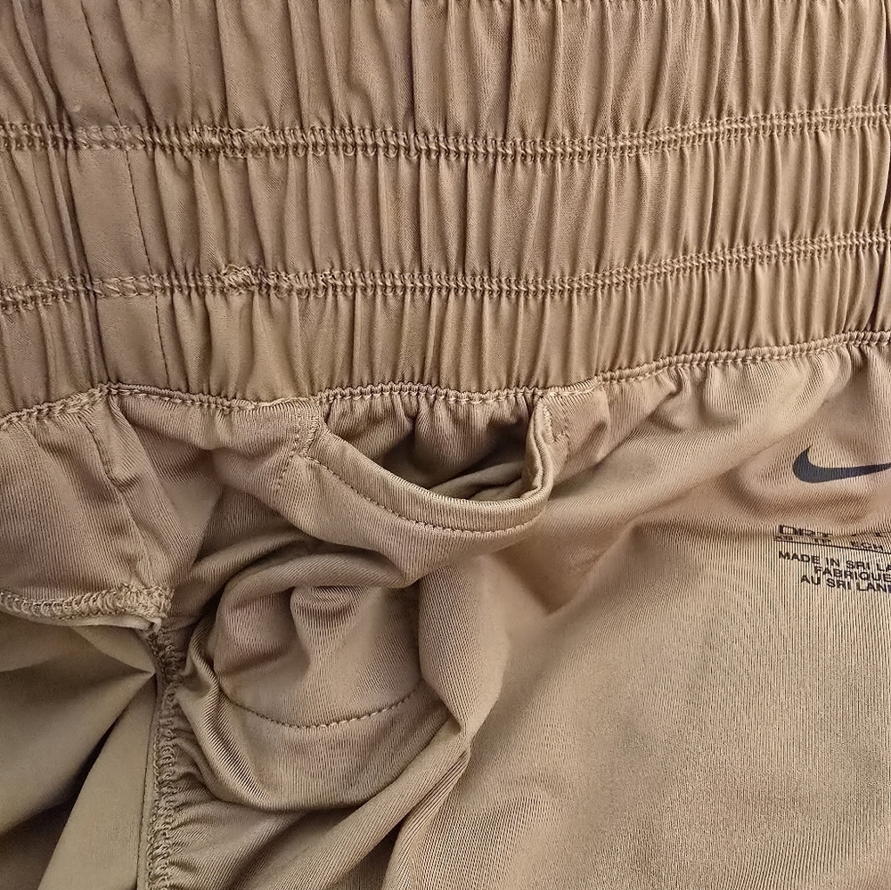 Women's Nike One Dri-FIT Ultra High-Waisted 3-Inch Brief-Lined Shorts size XS - Picture 5 of 11